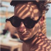 Insegnerò la costruzione di un sito partendo dalla struttura HTML per poi arrivare allo styling con CSS